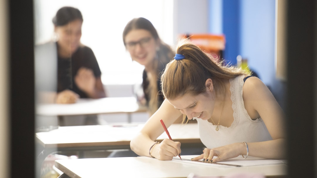 Facultad de Diseño - Grupos reducidos de estudiantes