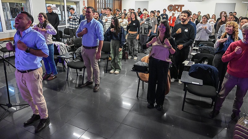 Facultad de Diseño y Pronto Maderas presentaron el Concurso Nacional Diseño de Muebles
