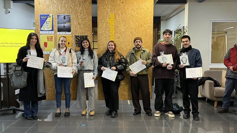 *De izquierda a derecha: Rossina Notte, Serrana Besio, Agustina Echandía, Paula Bazán, Gianluca Di Carlo, Gonzalo Méndez y Nazareno Saravia*