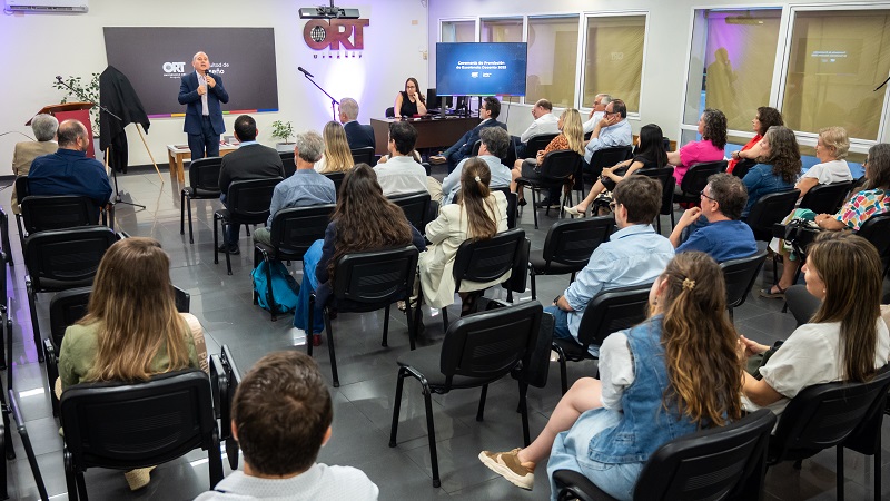 Primera edici&oacute;n de la Premiaci&oacute;n Docente en la Facultad de Dise&ntilde;o